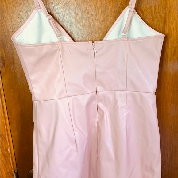 Short cute little FashionNova pink dress #976 - Picture 6 of 9